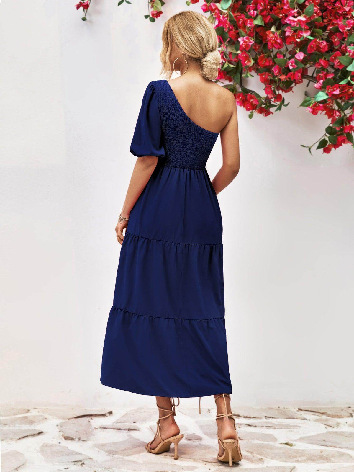 Chic Smocked One-Shoulder Midi Dress for Elegant Style