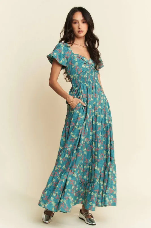Davi &amp; Dani Lightweight Sweetheart Neck Textured Tiered Maxi Dress
