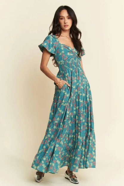 Davi &amp; Dani Lightweight Sweetheart Neck Textured Tiered Maxi Dress