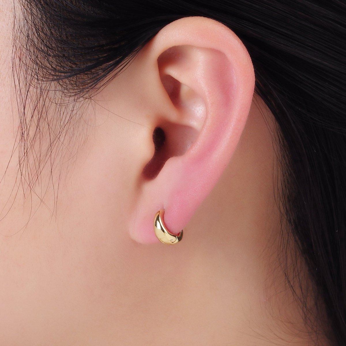 14K Gold Filled 10mm Minimalist Dome Cartilage Huggie Earrings | P487