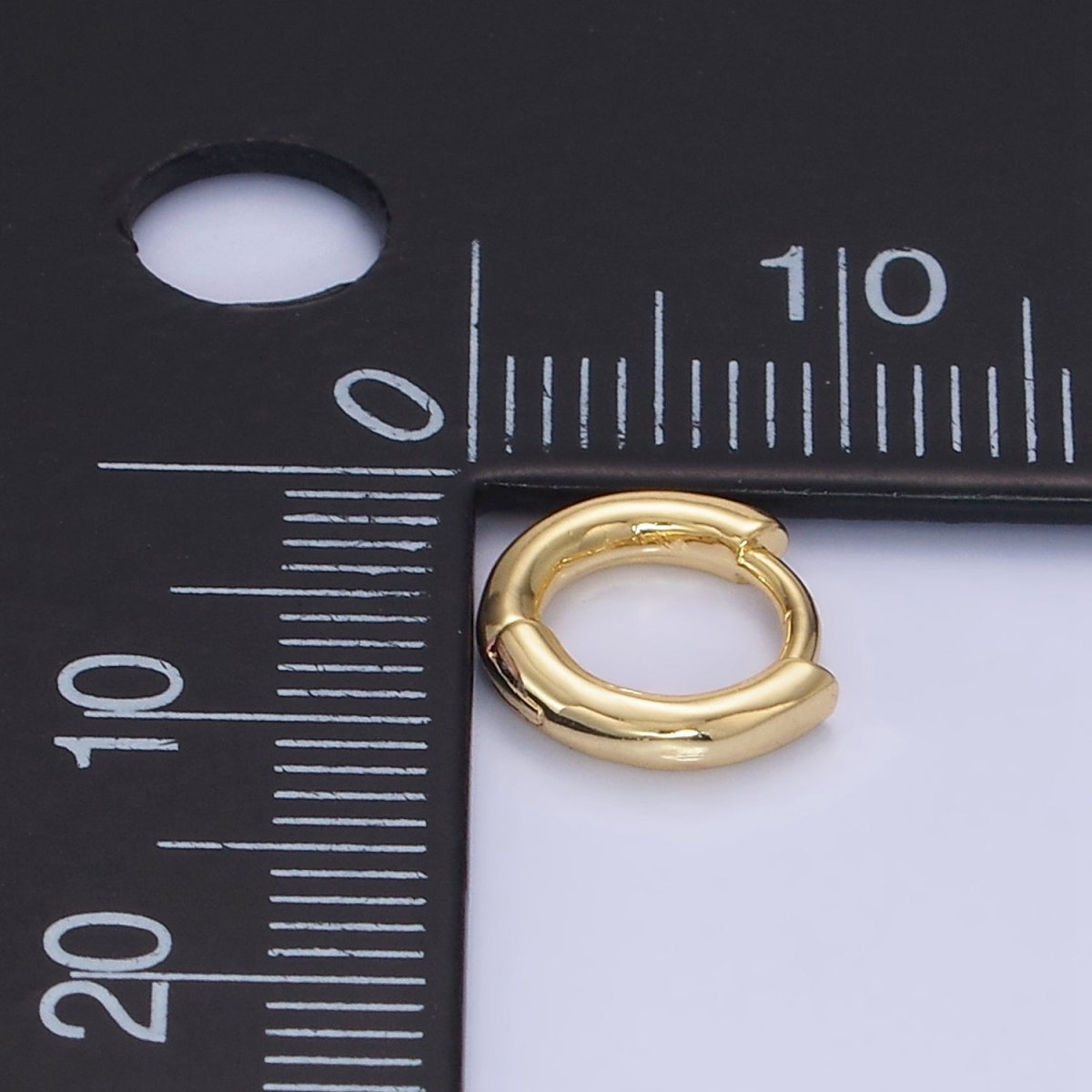 14K Gold Filled 10mm Minimalist Huggie Earring in Gold &amp; Silver | Q028 Q029
