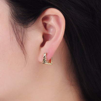 14K Gold Filled 13mm Triangle Hammered Square Huggie Earrings | AB1266
