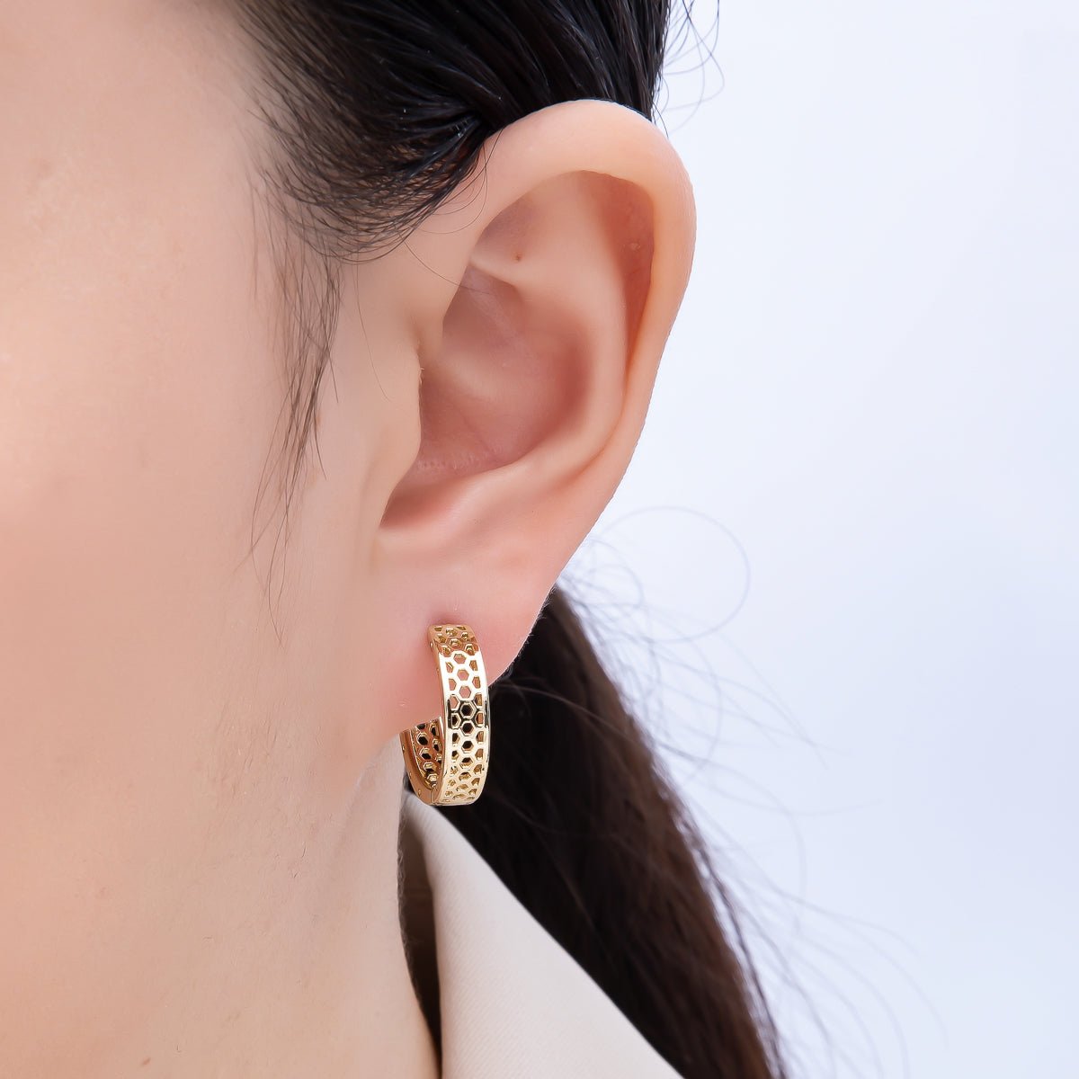 14K Gold Filled 19mm Round Filigree Open Huggie Earrings | Earrings-00358