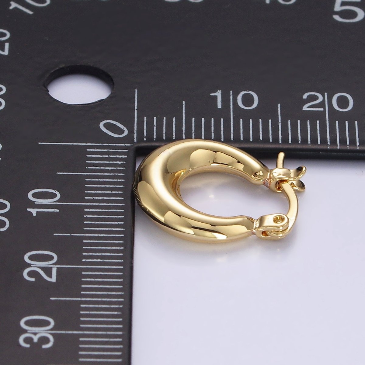 14K Gold Filled 20mm Chubby U-Curved Latch Hoop Earrings in Gold &amp; Silver | AE751