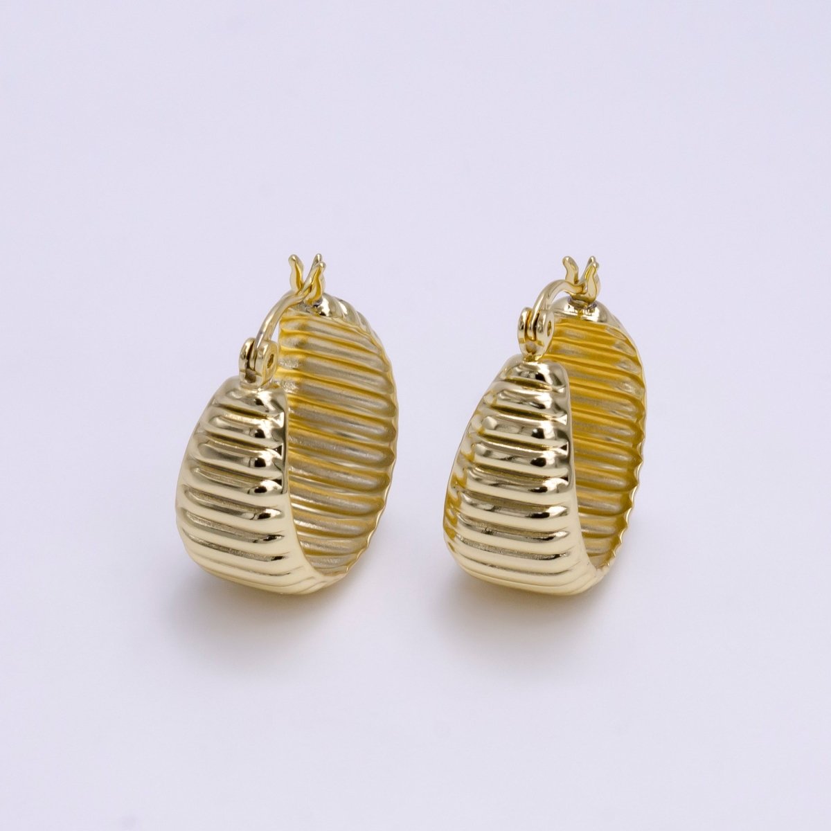14K Gold Filled 20mm Line Textured Dome Latch Hoop Earrings | AE542