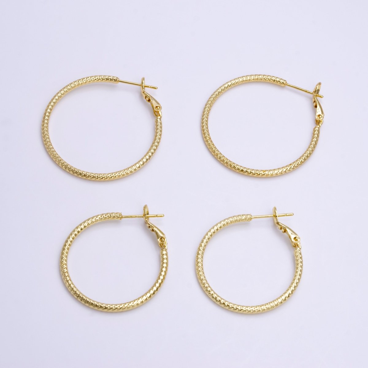14K Gold Filled 30mm, 35mm Round Rhombus Textured Hinge Hoop Earrings | AE081 AE082