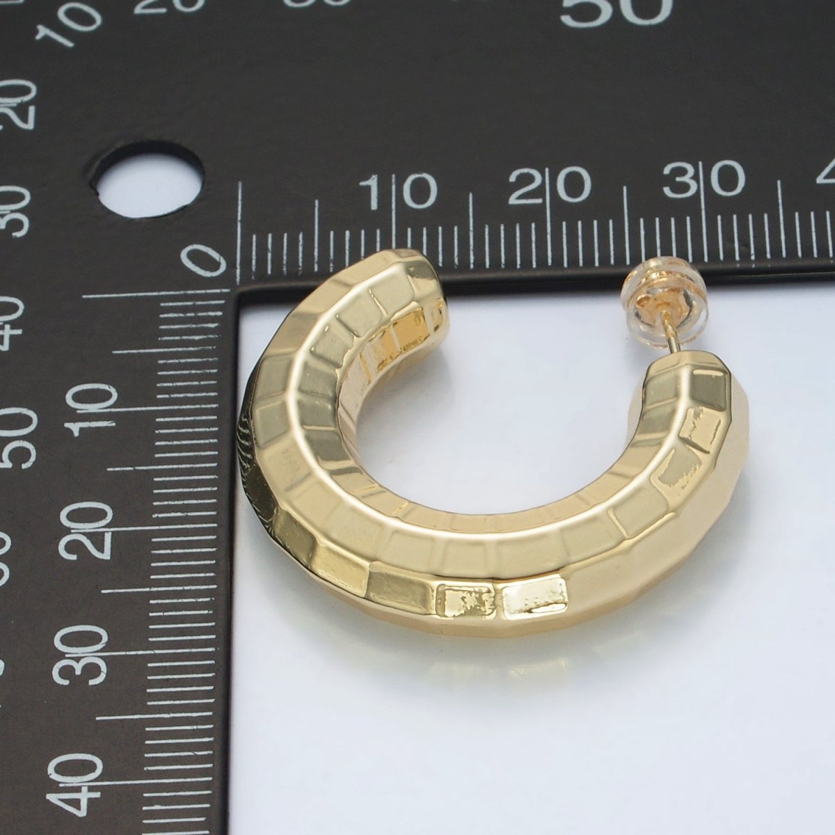 30mm Lightweight Multifaceted C-Shaped Hoop Earrings in Gold &amp; Silver | AD675 AD676