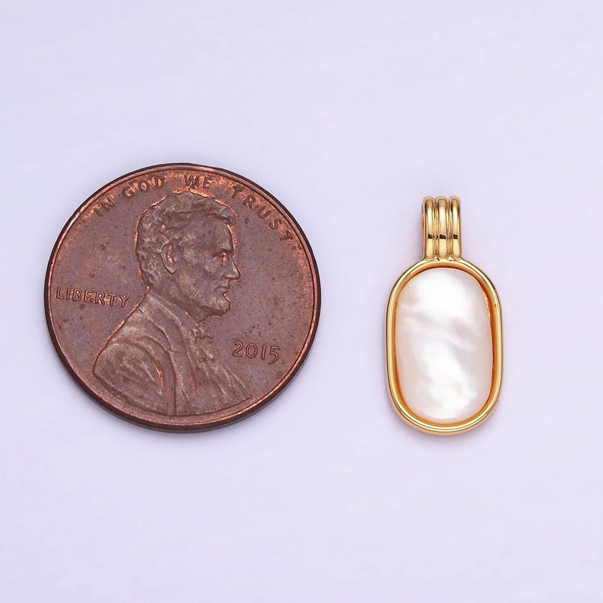 14K Gold Filled 16.5mm Shell Pearl Oblong Bezel Triple Band Pendant in Gold &amp; Silver |  AA973