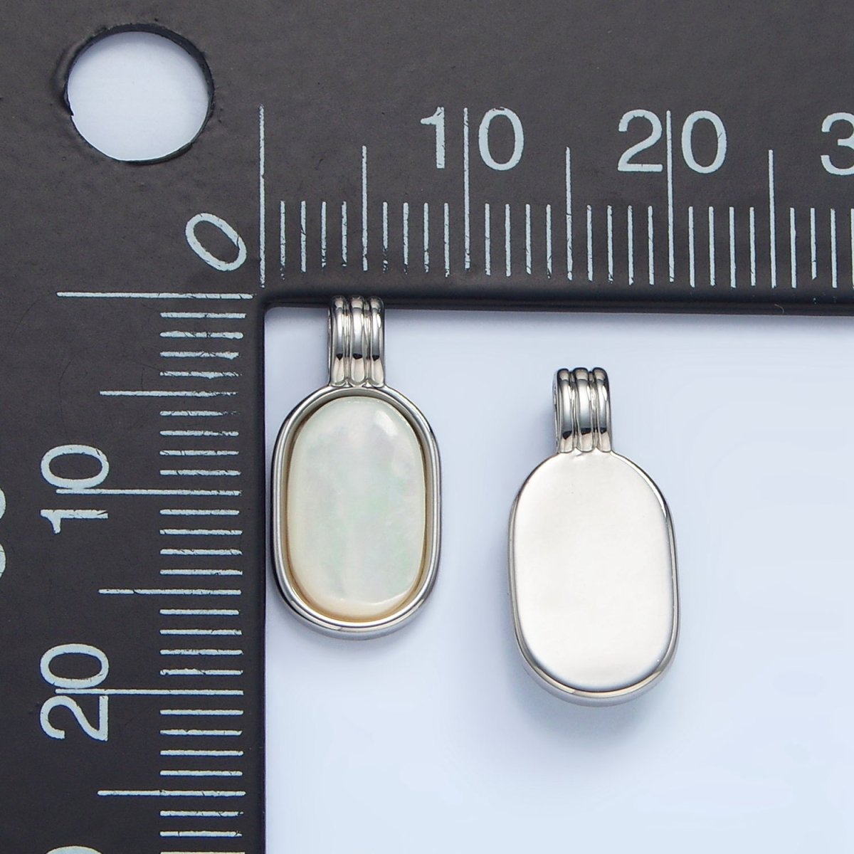 14K Gold Filled 16.5mm Shell Pearl Oblong Bezel Triple Band Pendant in Gold &amp; Silver |  AA973