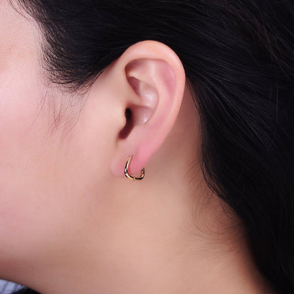 16K Gold Filled 11.5mm Triangle Minimalist Cartilage Huggie Earrings in Gold &amp; Silver | AB825 AD823