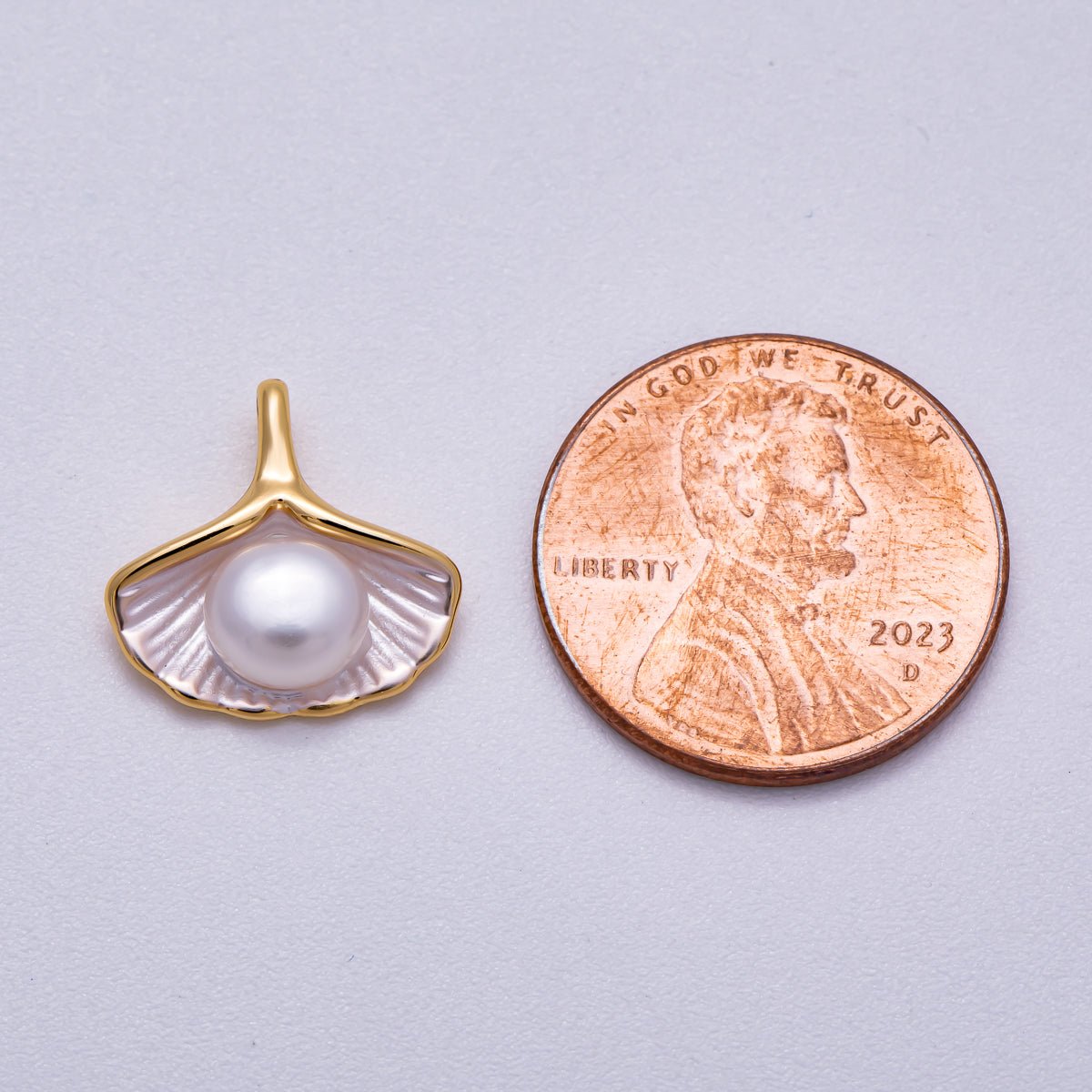 16K Gold Filled 14mm Shell Pearl Ginkgo Leaf Sea Shell Pendant | Charms-00716