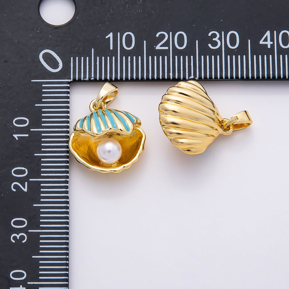 16K Gold Filled 16mm Blue Enamel Shell Pearl Clam Shell Pendant | Charms-00809