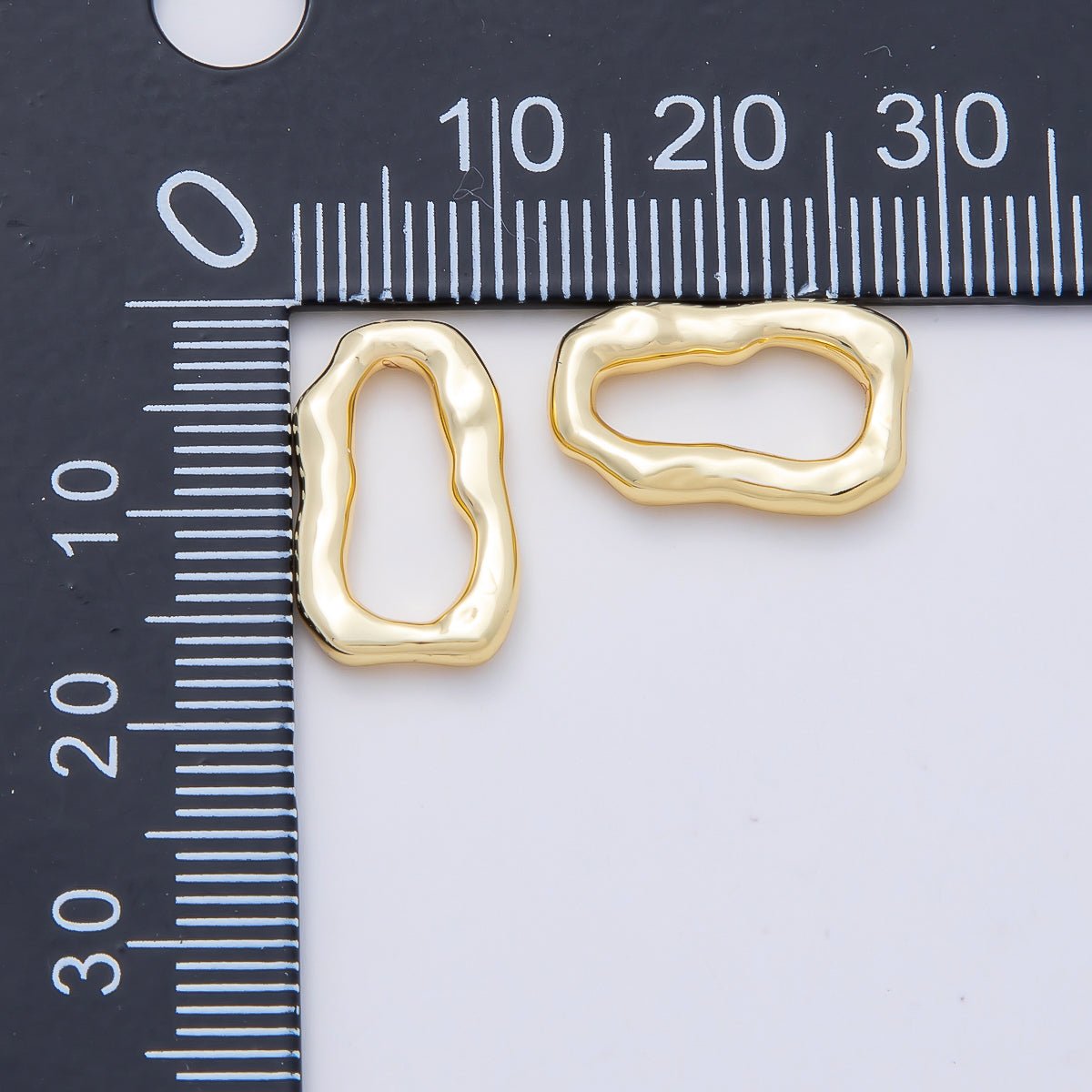 16K Gold Filled 16mm Geometric Molten Rectangle Charm Link | Findings-00408