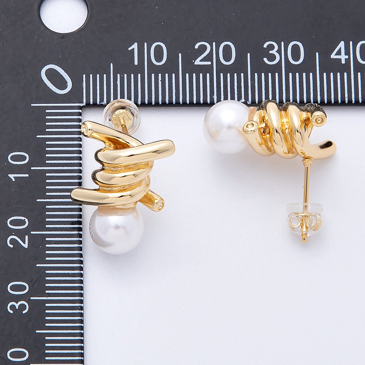16K Gold Filled 19mm Shell Pearl Knot Stud Earrings | Earrings-00140