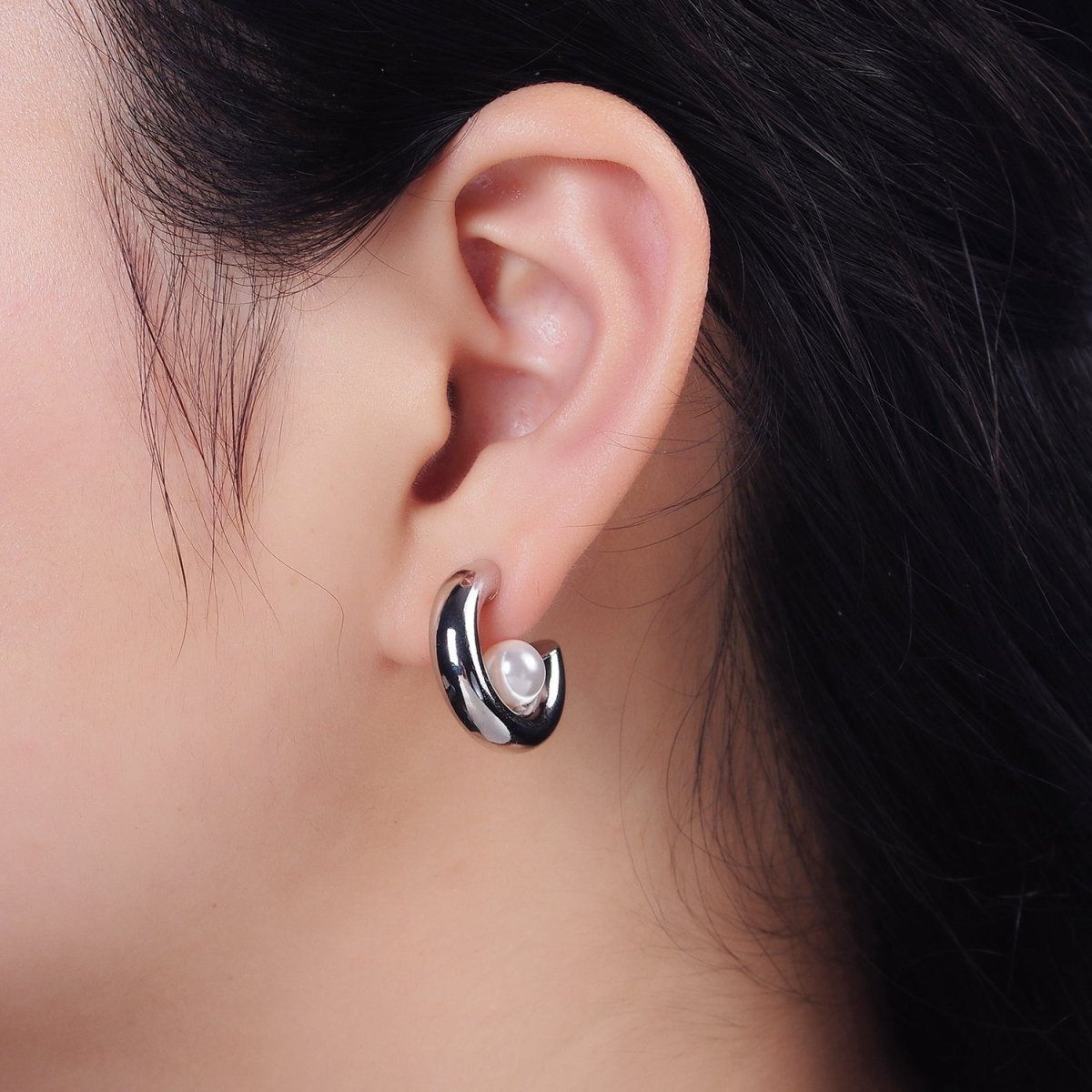 16K Gold Filled 20mm Chubby Round White Pearl C-Shaped Hoop Earrings in Gold &amp; Silver | AE-572 AE-573