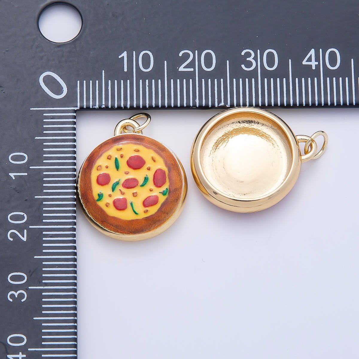 16K Gold Filled 20mm Pepperoni Pizza Enamel Round Charm | Charms-01243
