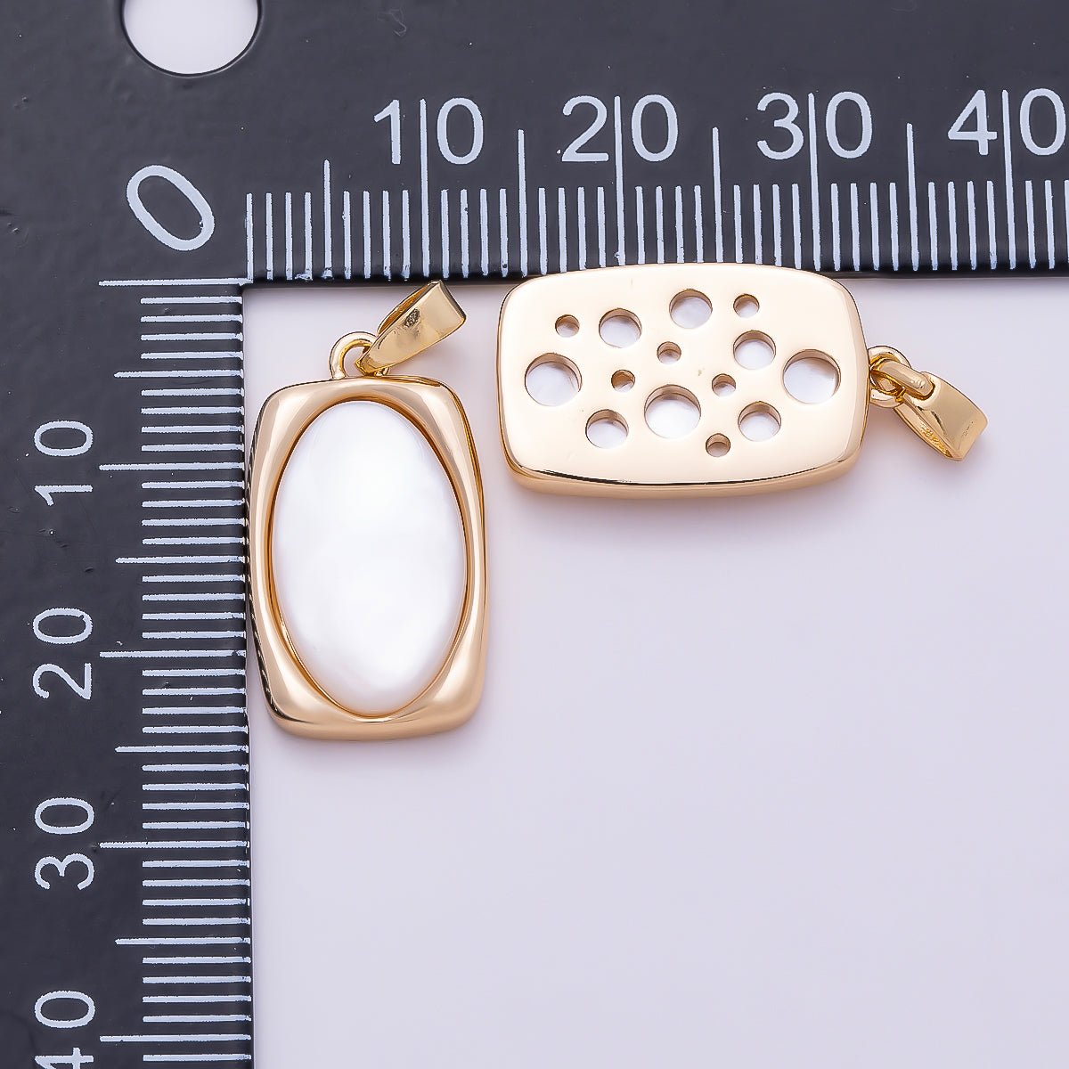 16K Gold Filled 21mm Shell Pearl Oval Bezel Pendant in Gold &amp; Silver | Charms-01365 Charms-01366