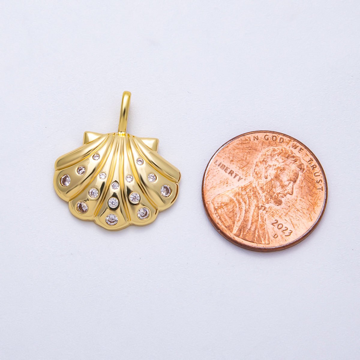 16K Gold Filled 22mm Clear CZ Dotted Clam Shell Pendant | Charms-00575