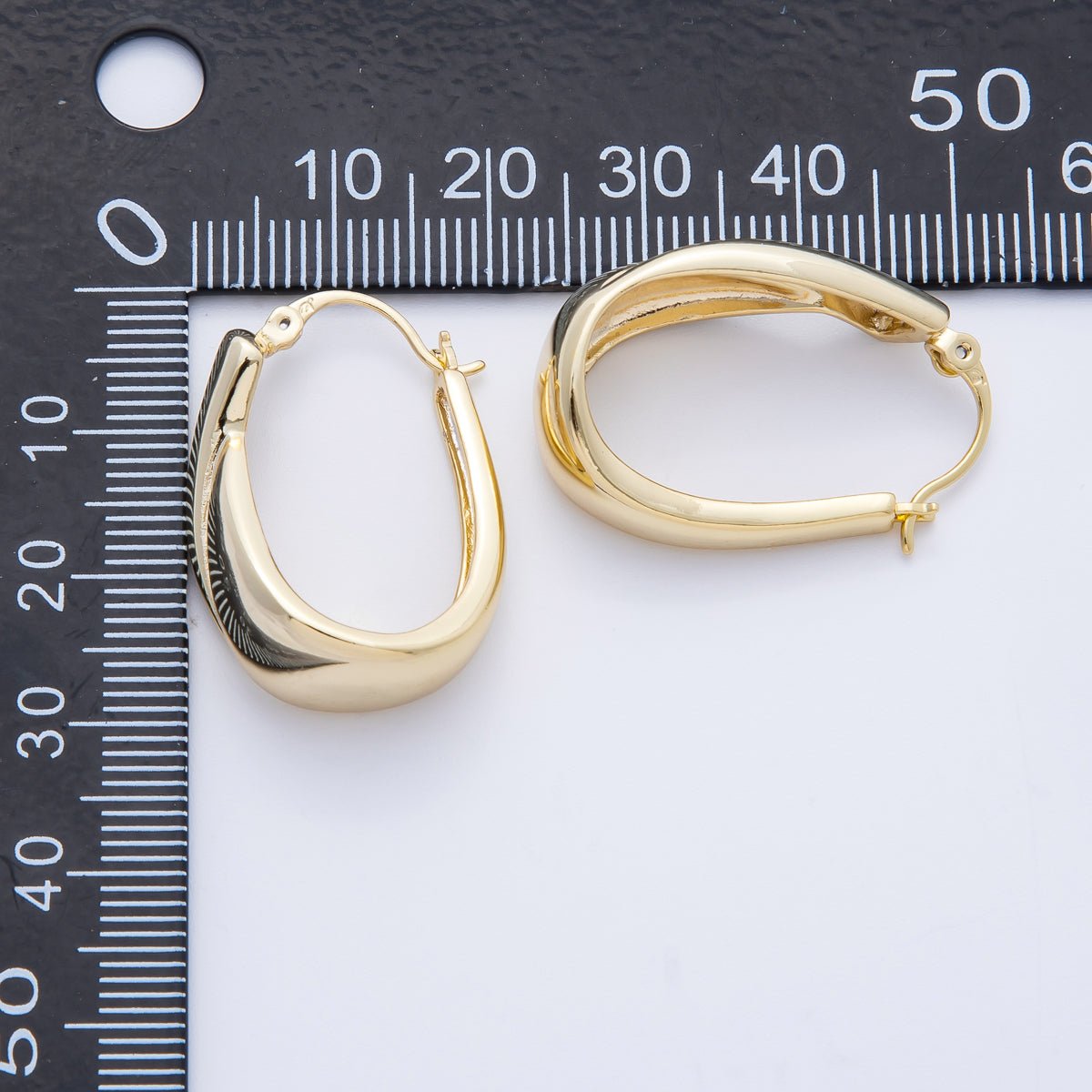 16K Gold Filled 28.8mm Quilted Lined Geometric U-Shaped Latch Hoop | Earrings-00216
