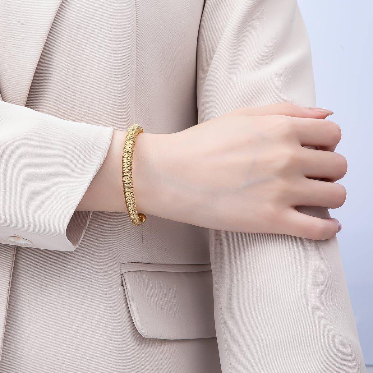 16K Gold Filled 7mm Geometric Textured Wire Cuff Bracelet | WA-04298