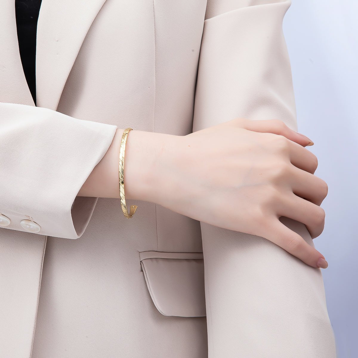 16K Gold Filled Lined Sun Ray Textured Half Cuff Bracelet Finding for Bangle Supplyt | WA-04453