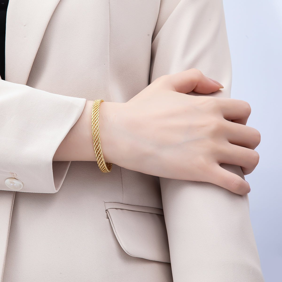 16K Gold Filled Wide Round Twisted Rope Cuff Bracelet | WA-04374
