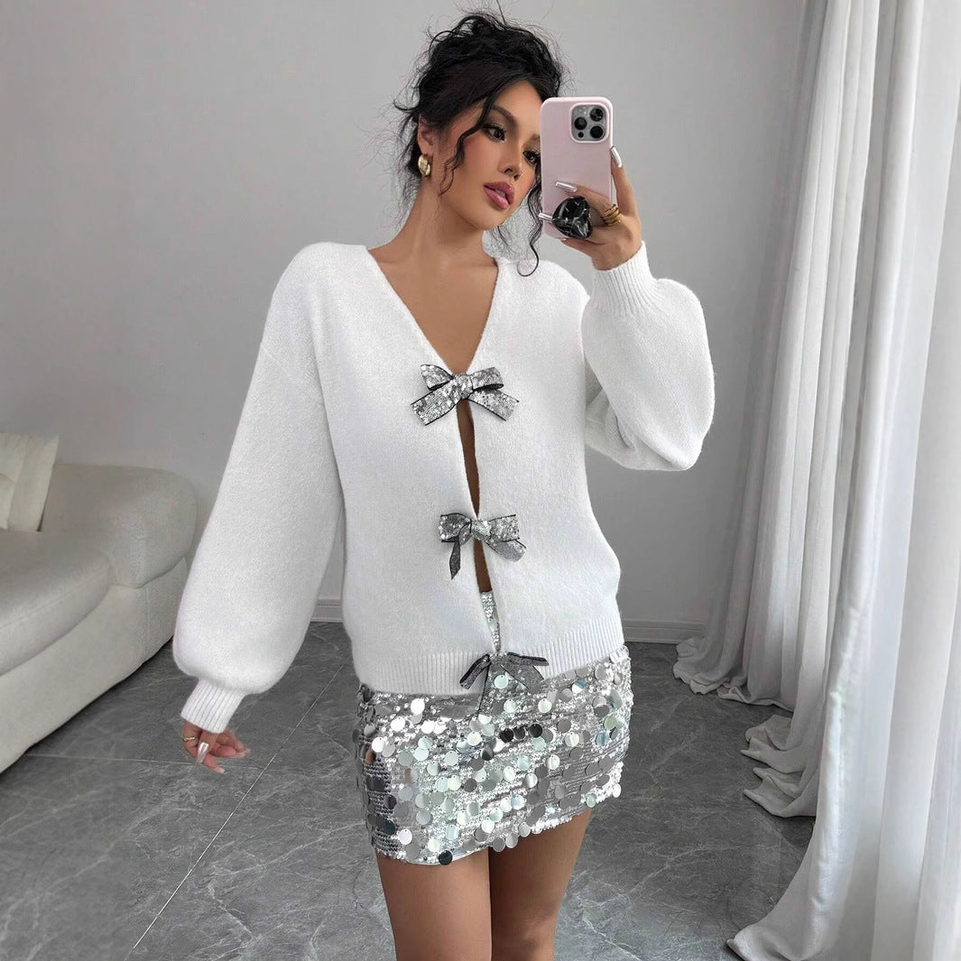 Fashionable Loose Knitted Sweater With Sequin Bow Accent