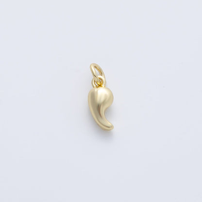 18K Gold Filled 11mm Minimalist Teardrop Mini Charm | AK043
