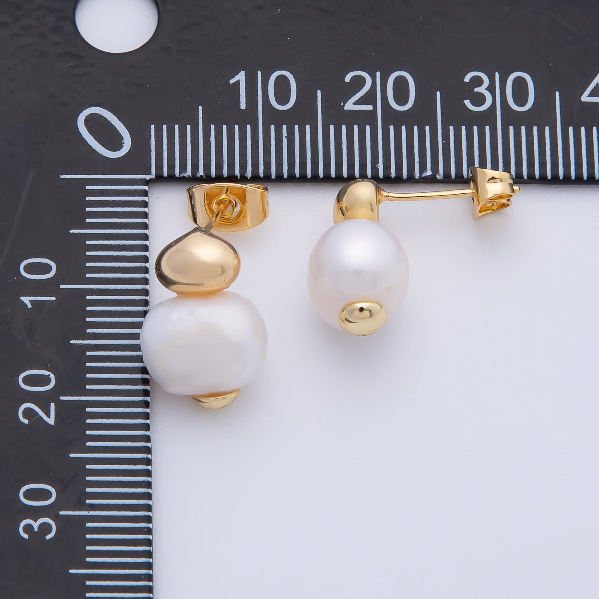 18K Gold Filled 15mm Geometric Round Shell Pearl Drop Studs Earrings | AD1587