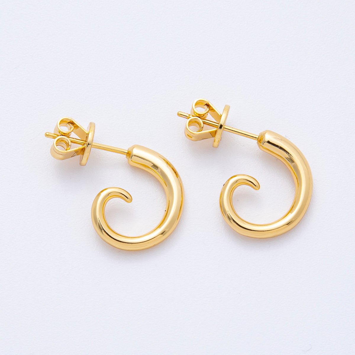18K Gold Filled 15mm Minimalist Curled C-Shaped Hoop Earrings | AD1667
