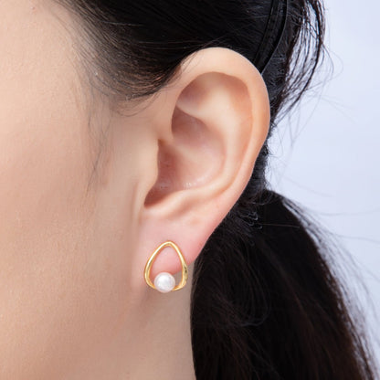 18K Gold Filled 17mm Shell Pearl Open Teardrop Stud Earrings | Q075