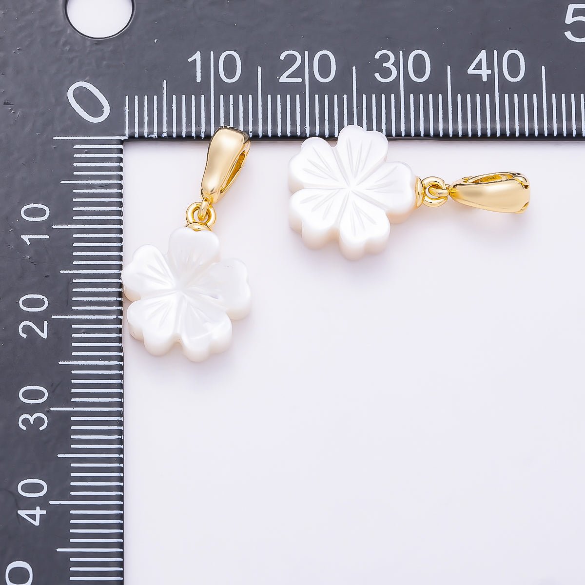 18K Gold Filled 17mm Shell Pearl Flower Snap Latch Pendant | Charms-01322