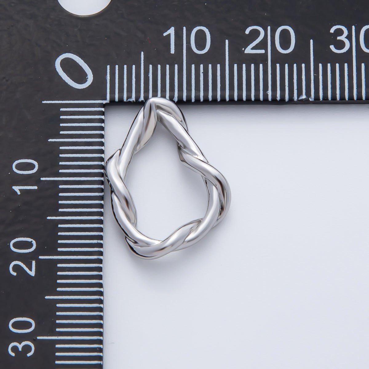 18K Gold Filled 20mm Geometric Irregular Knot Finding in Gold &amp; Silver | Z1456