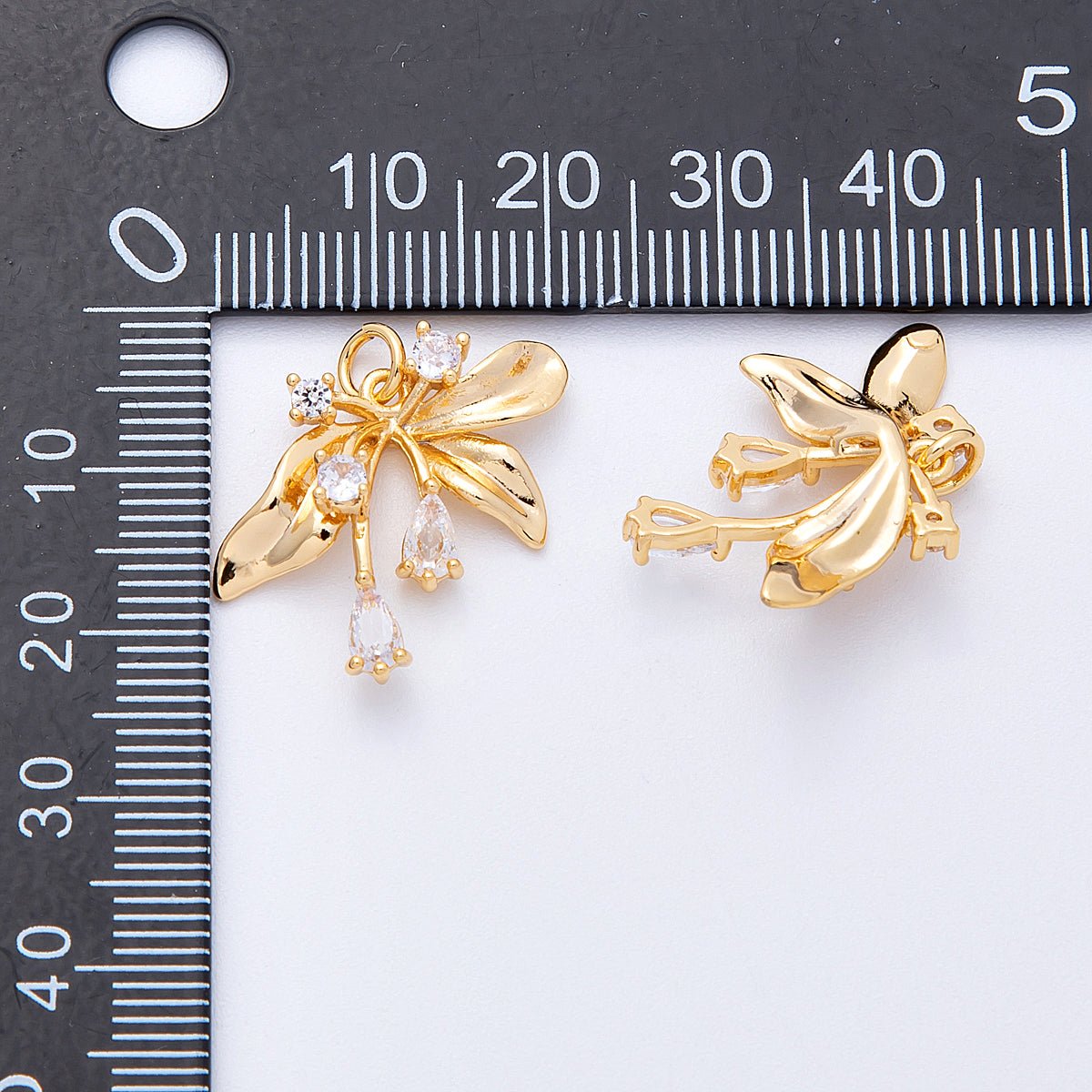 18K Gold Filled 21.5mm Clear CZ Foil Plant Charm | Charms-00339