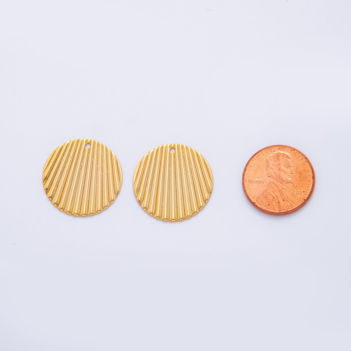 18K Gold Filled 21mm Ribbed Linear Round Charm Finding | Z1196