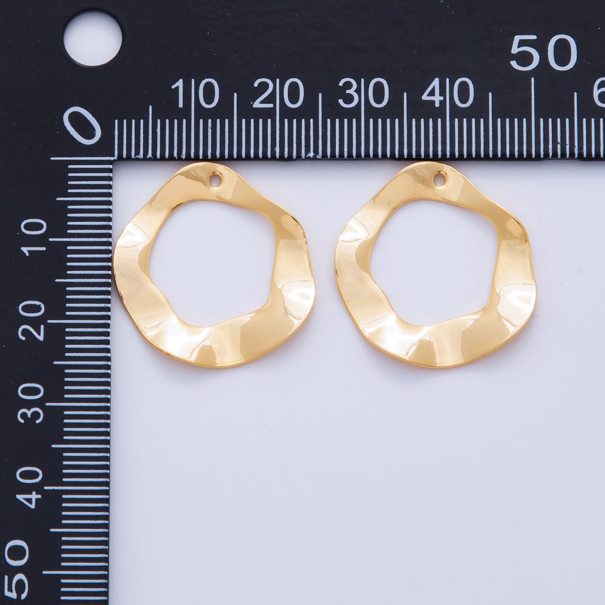 18K Gold Filled  25mm Hammered Abstract Donut Thin Charm Finding | Z1182