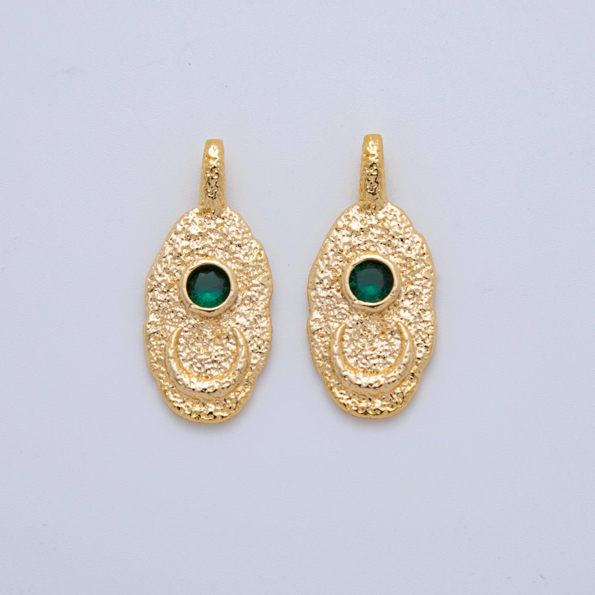 18K Gold Filled 28mm Emerald Moon Textured Oval Pebble Pendant | AH785