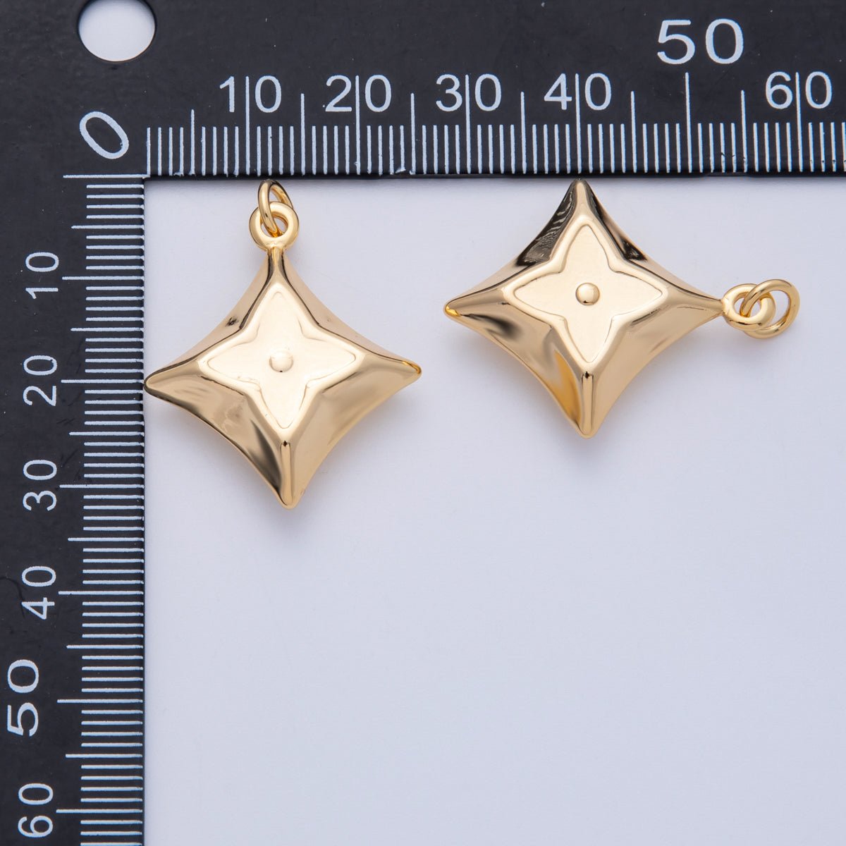 18K Gold Filled 29.5mm Flower Star Chubby Multidimensional Charm | Charms-00331
