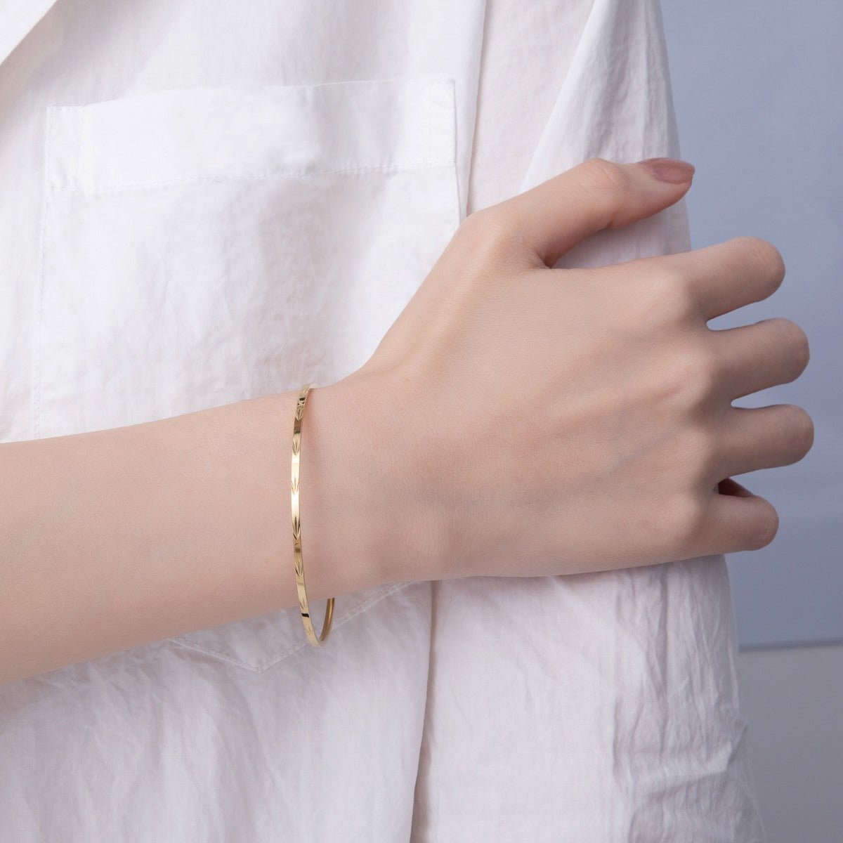 18K Gold Filled 2mm Thin Triple Lined Leaf Imprint Geometric Bangle Bracelet | WA-01457