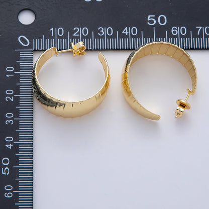 18K Gold Filled 30mm Ribbed Geometric C-Shaped Hoop Earrings | AD1642