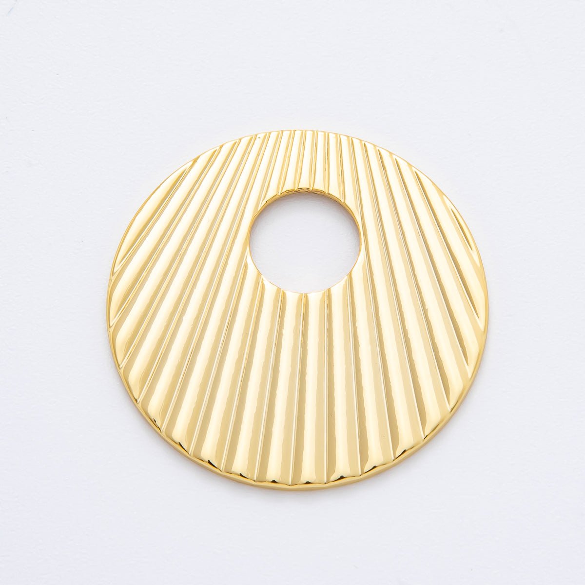 18K Gold Filled 30mm Ribbed Sea Clam Shell Charm Finding | Z-A1254