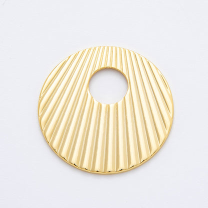 18K Gold Filled 30mm Ribbed Sea Clam Shell Charm Finding | Z-A1254