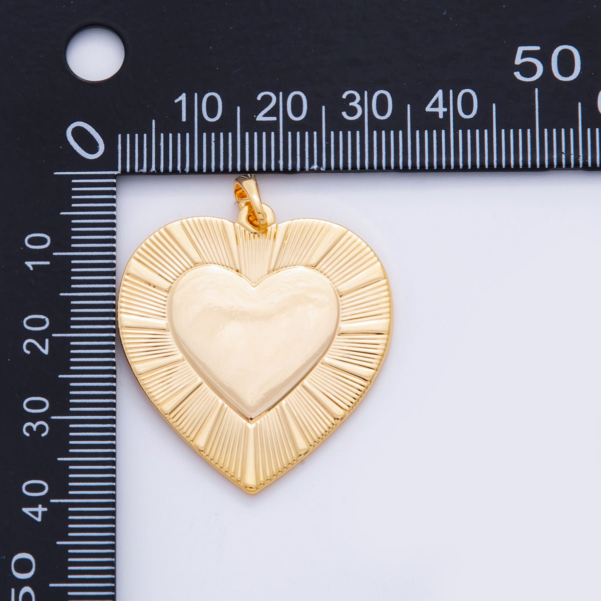 18K Gold Filled 40.5mm Minimalist Sunburst Lined Heart Pendant | AH703