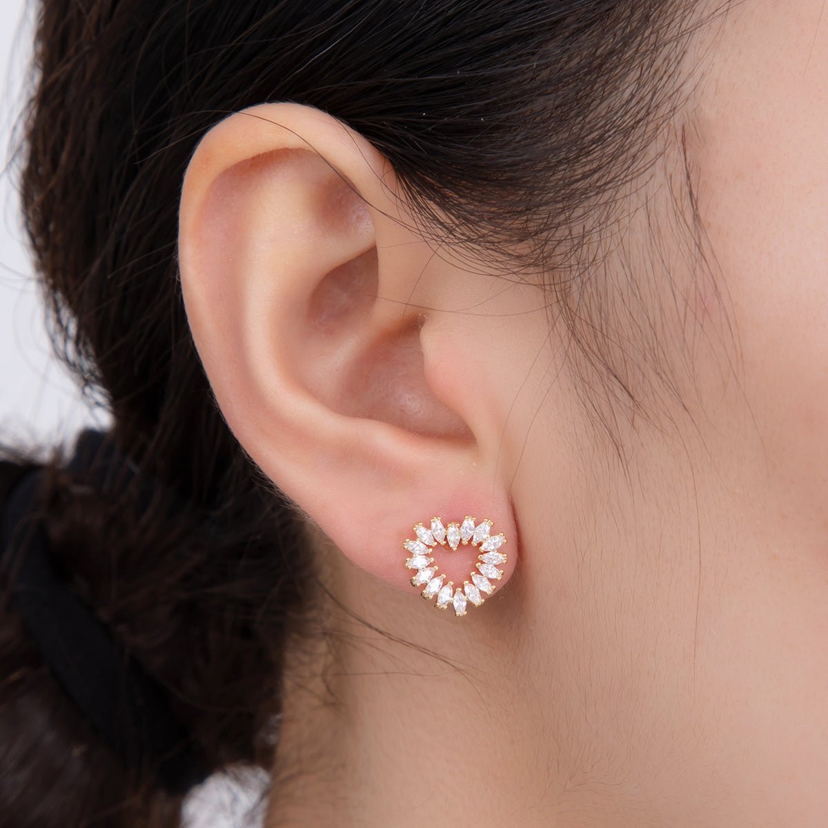 18K Gold Filled Clear CZ Marquise Open Heart Stud Earrings | AI354