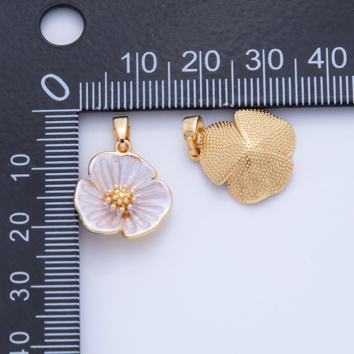18K Gold Filled Enamel Flower Pendant | AH755