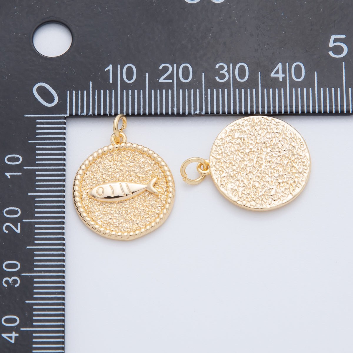 18K Gold Filled Fish Animal Hammered Round Charm | AF-801