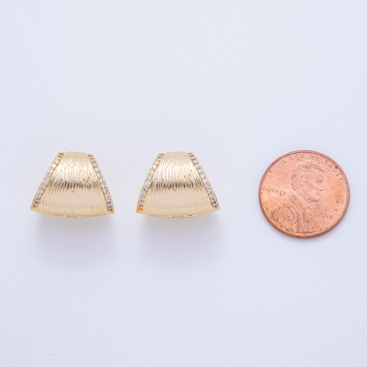 18K Gold Filled Micro Paved CZ Line-Textured Cartilage C-Shaped Hoop Earrings | AI363