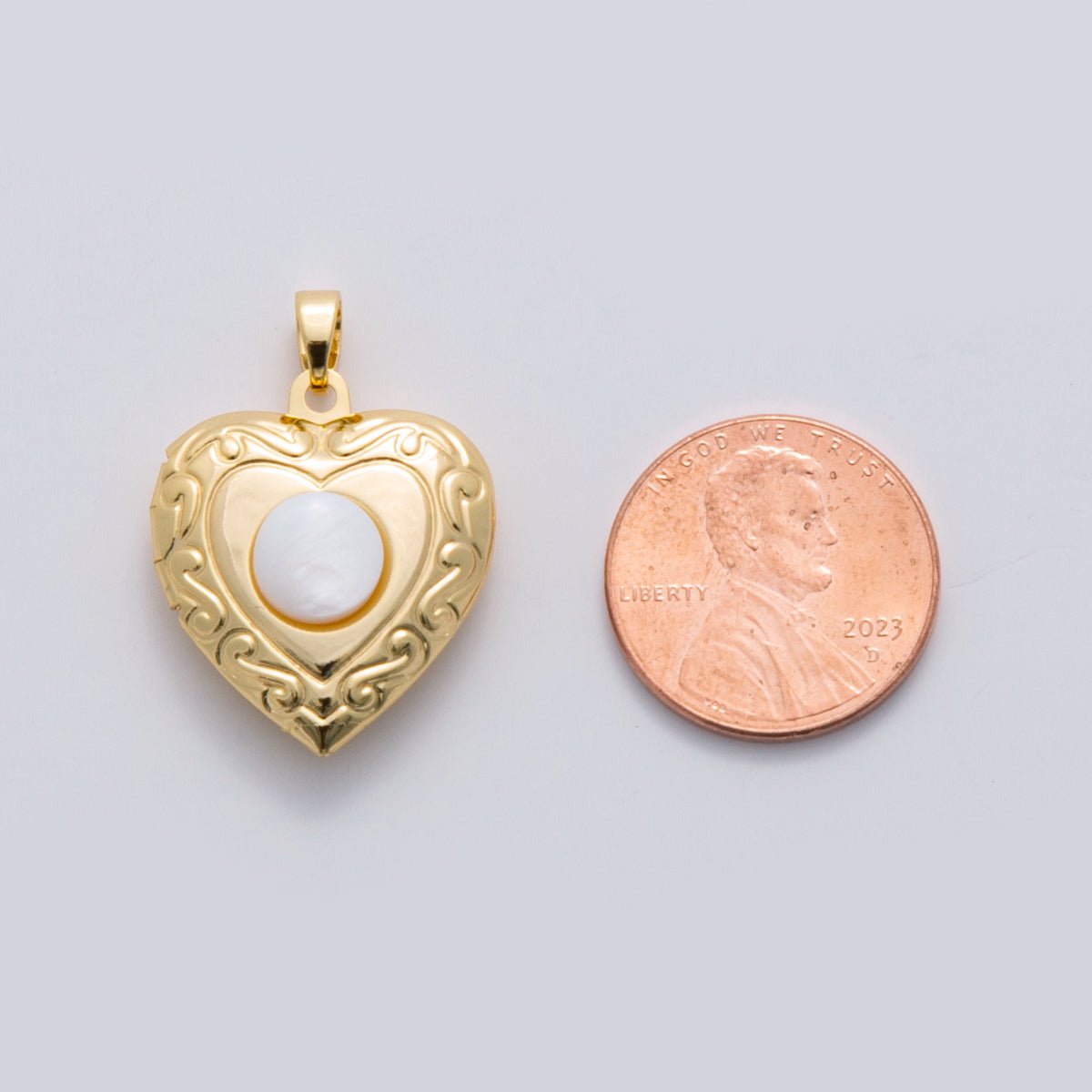 18K Gold Filled Shell Pearl Artisan Heart Locket Pendant | AH691