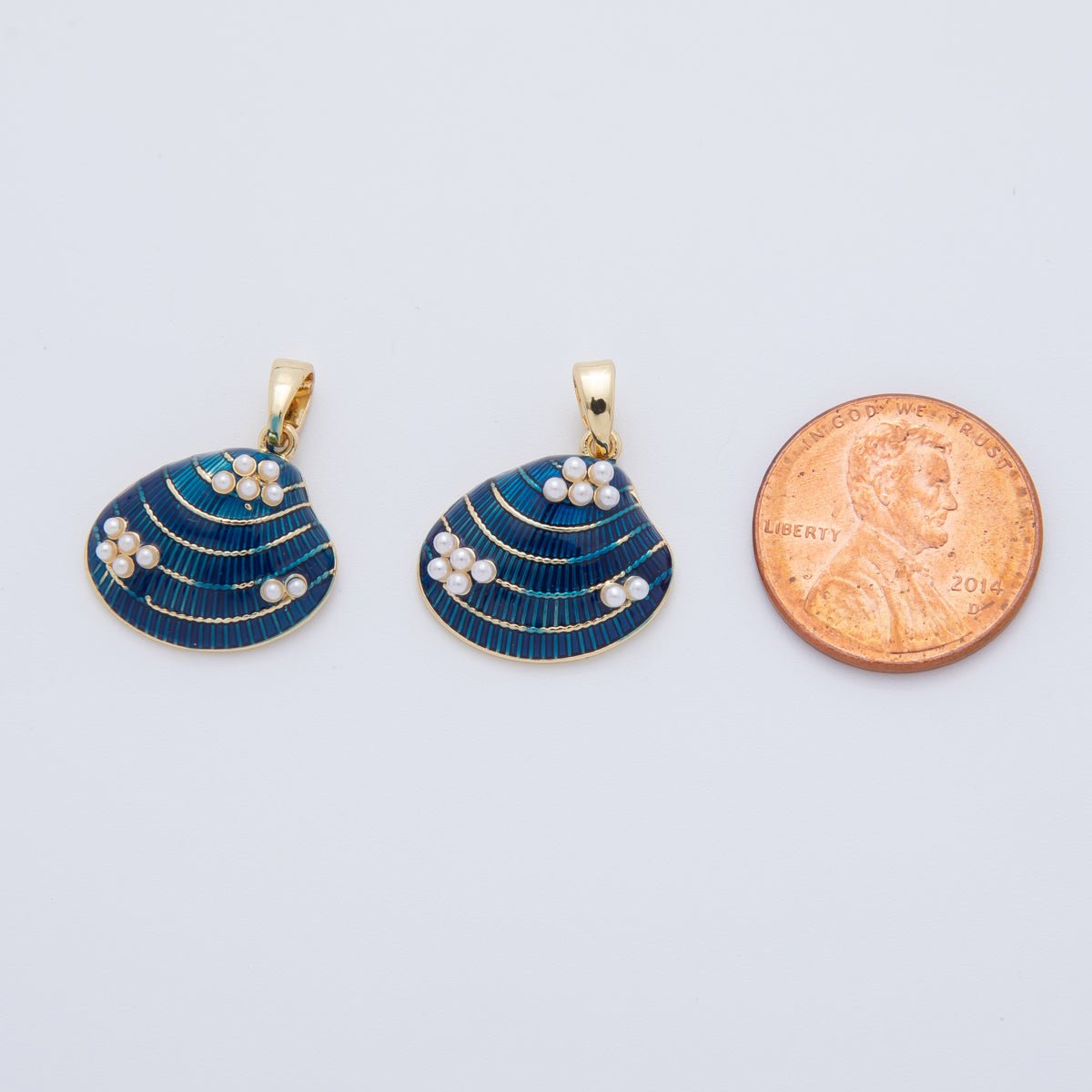 18K Gold Filled Shell Pearl Blue Scallop Sea Shell Pendant | AH777