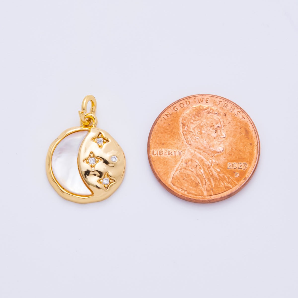 18K Gold Filled Shell Pearl Celestial Star Crescent Moon Round Charm | AH914